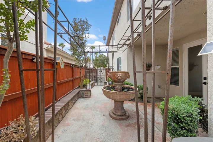 33352 Barrington, Temecula, California 92592