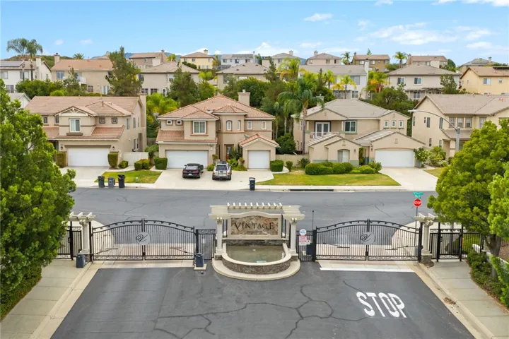 33352 Barrington, Temecula, California 92592