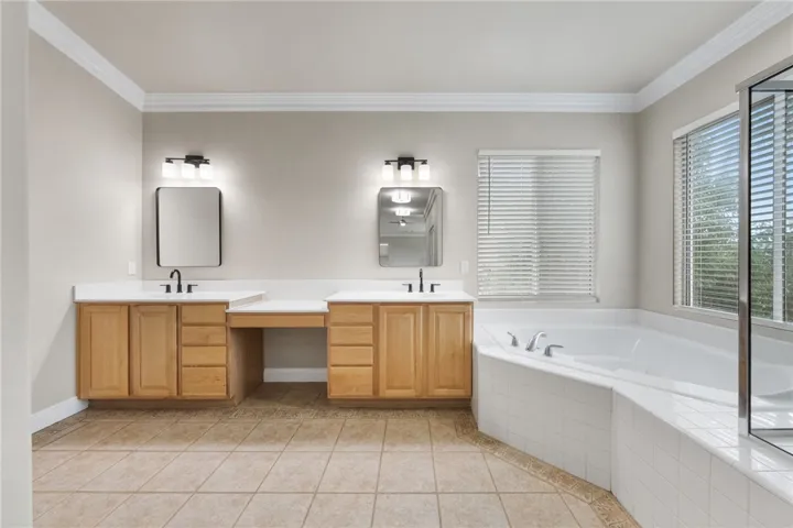 33352 Barrington, Temecula, California 92592