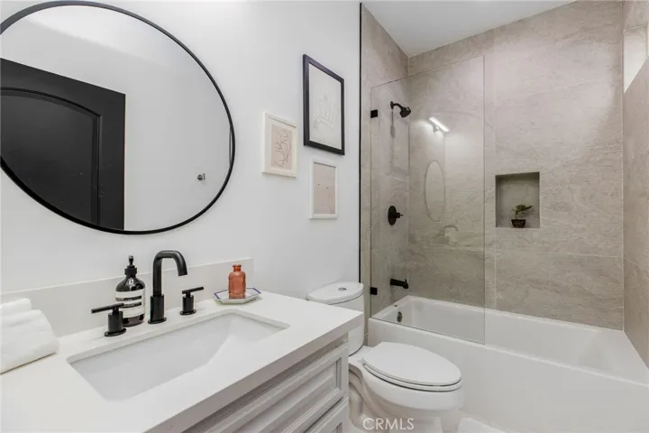 11645 Woodbridge Street, Studio City, California 91604