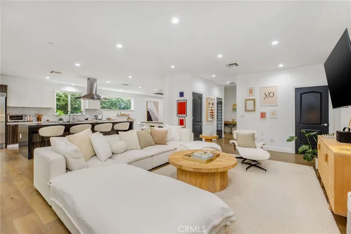 11645 Woodbridge Street, Studio City, California 91604
