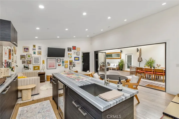 11645 Woodbridge Street, Studio City, California 91604
