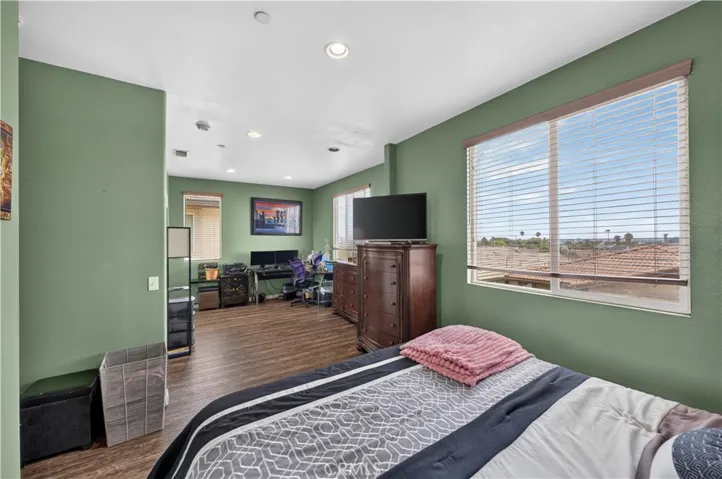 11916 Manzanilla Lane, Los Angeles, California 90047