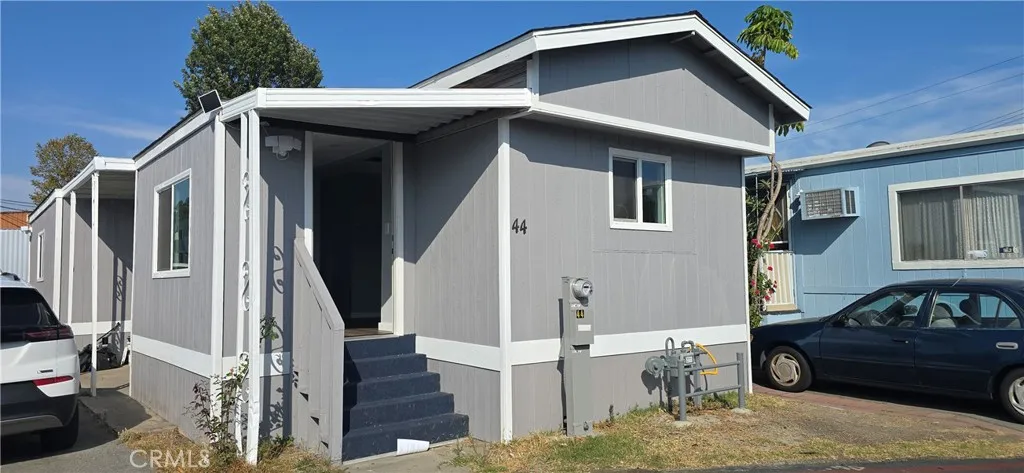 5002 W Mcfadden, Santa Ana, California 92704