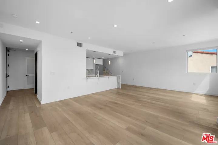 957 Figueroa Terrace 307, Los Angeles, California 90012