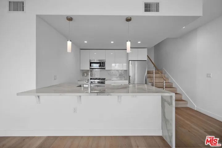 957 Figueroa Terrace 307, Los Angeles, California 90012