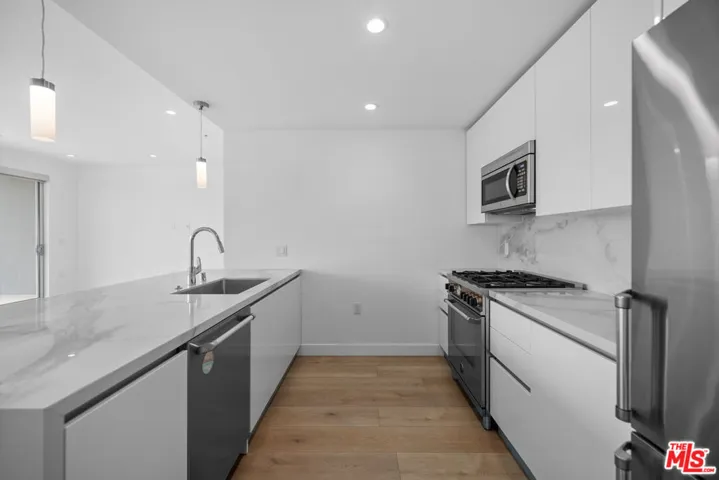 957 Figueroa Terrace 307, Los Angeles, California 90012