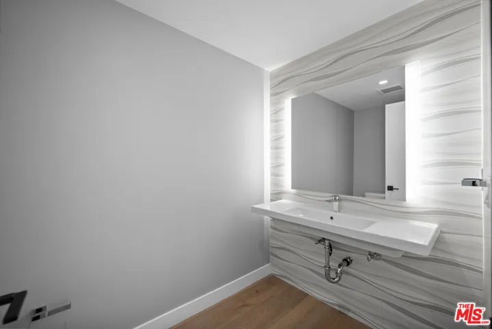 957 Figueroa Terrace 307, Los Angeles, California 90012