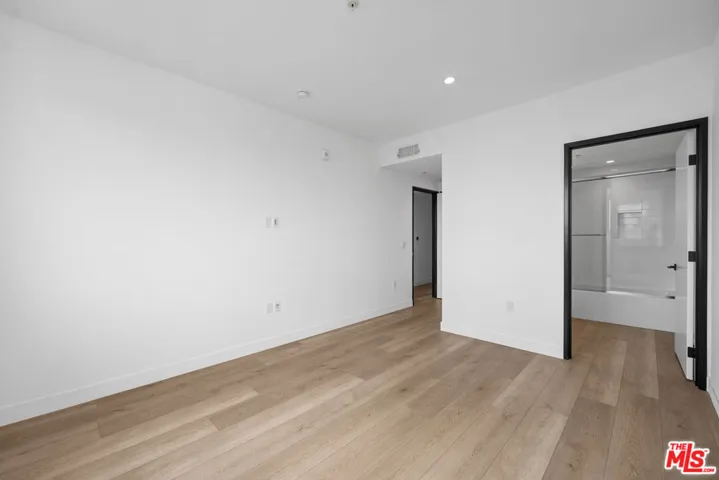 957 Figueroa Terrace 307, Los Angeles, California 90012