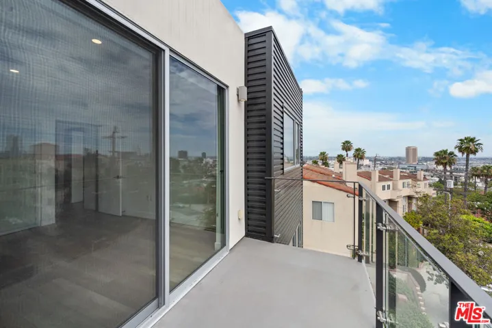 957 Figueroa Terrace 307, Los Angeles, California 90012