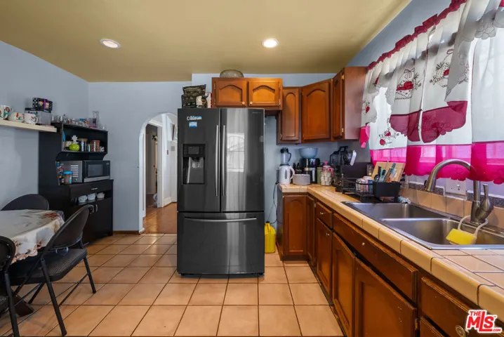 3793 Cimarron Street, Los Angeles, California 90018
