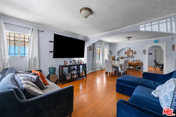 3793 Cimarron Street, Los Angeles, California 90018