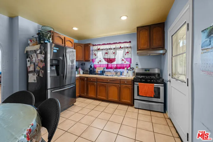 3793 Cimarron Street, Los Angeles, California 90018