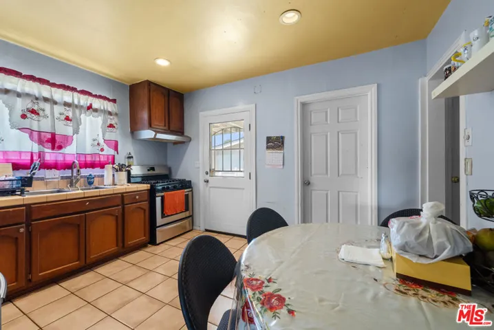 3793 Cimarron Street, Los Angeles, California 90018