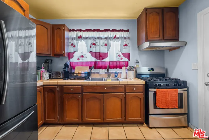 3793 Cimarron Street, Los Angeles, California 90018
