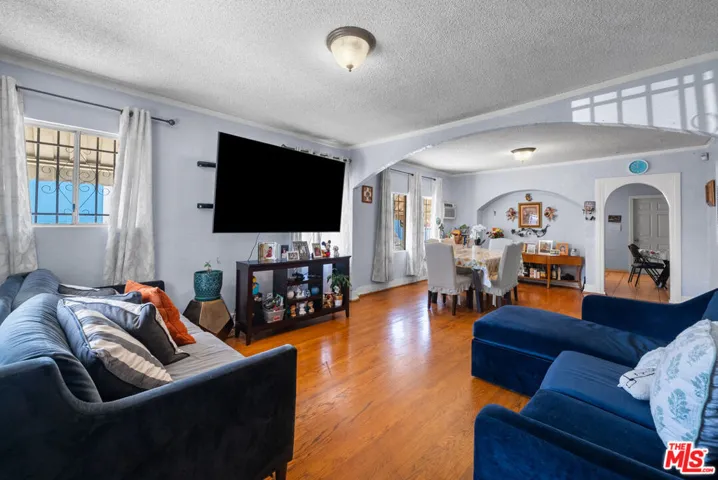 3793 Cimarron Street, Los Angeles, California 90018