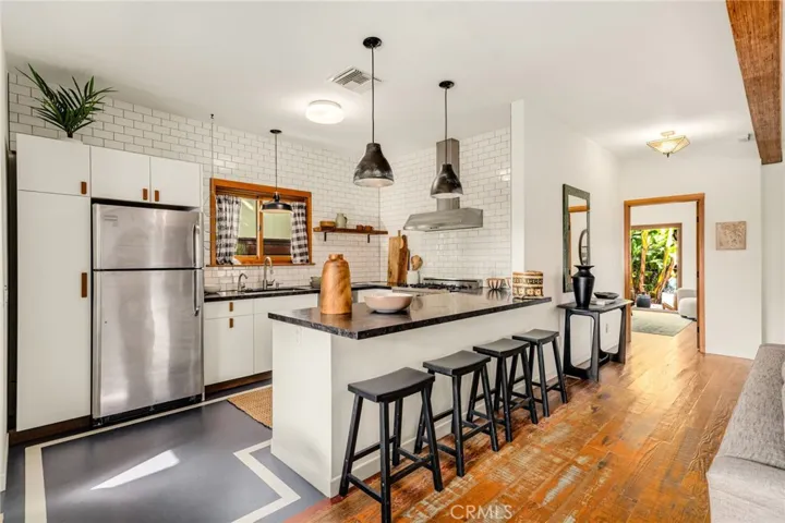 1675 Lucile, Los Angeles, California 90026