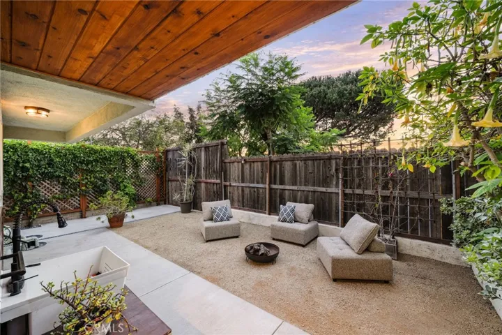 1675 Lucile, Los Angeles, California 90026