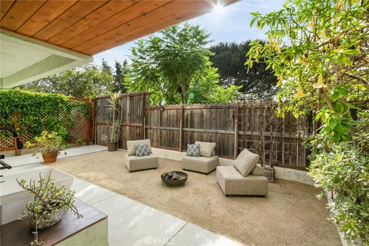 1675 Lucile, Los Angeles, California 90026