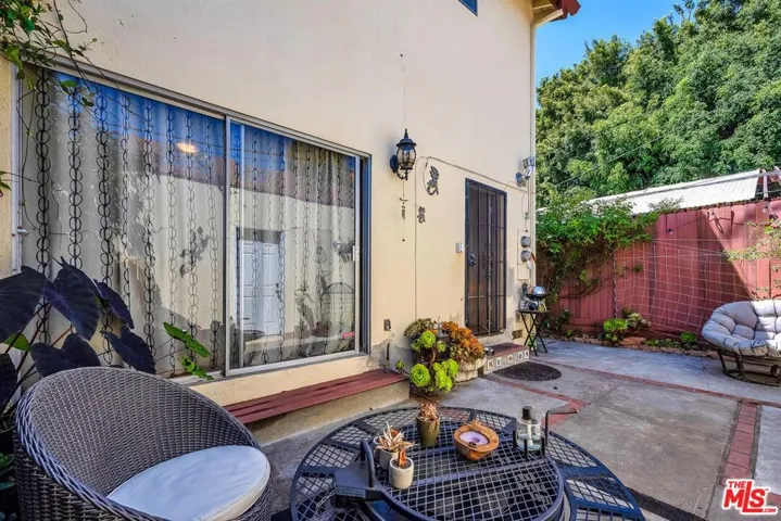 Private patio / Yard