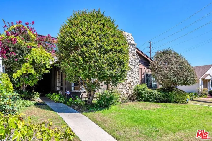 1766 Midvale Avenue, Los Angeles, California 90024