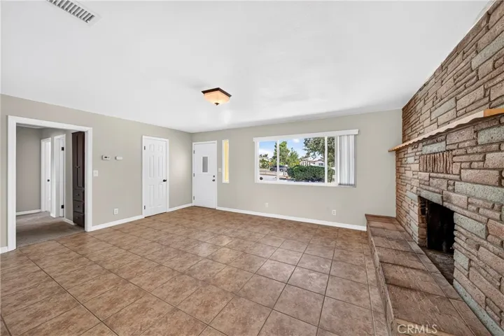 18767 Albany Street, Hesperia, California 92345