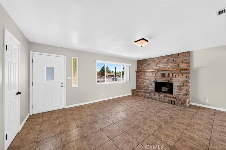 18767 Albany Street, Hesperia, California 92345
