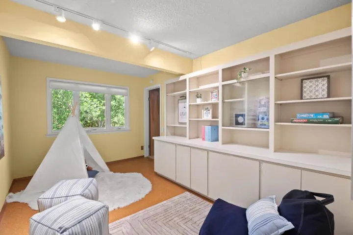 15355 Peach Hill Road, Saratoga, California 95070