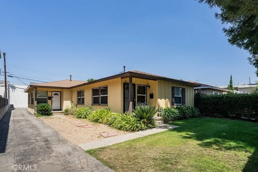 5919 Cedros