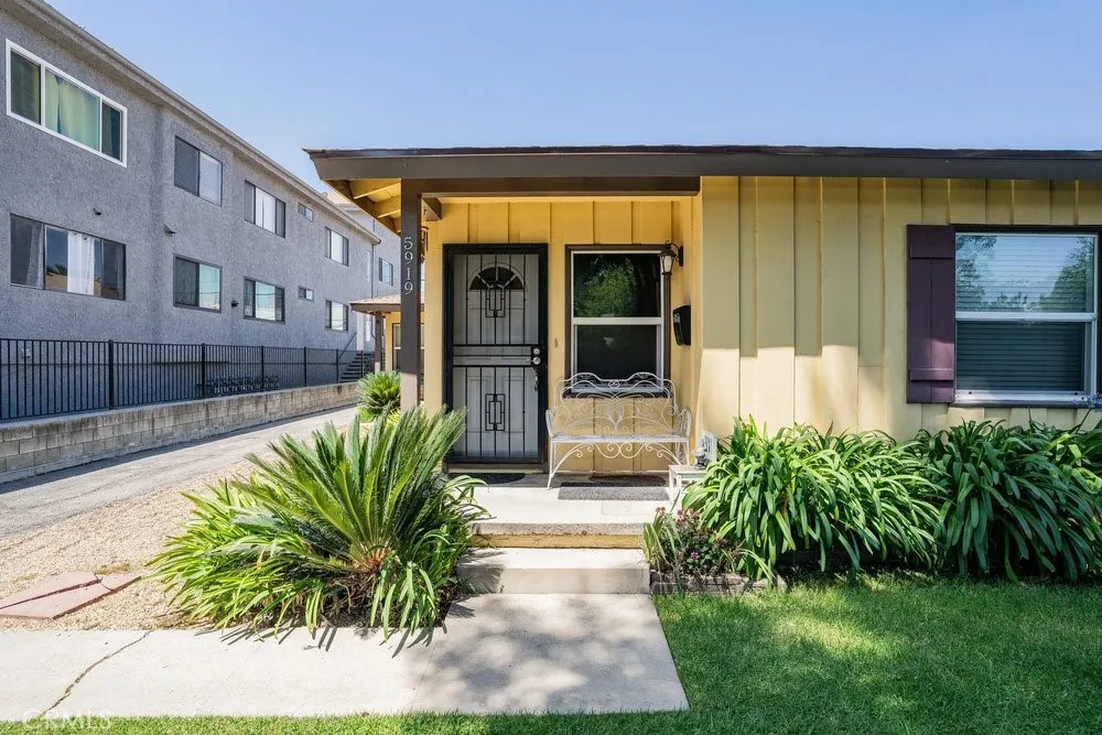 5919 Cedros, Sherman Oaks, California 91411 — photo 5