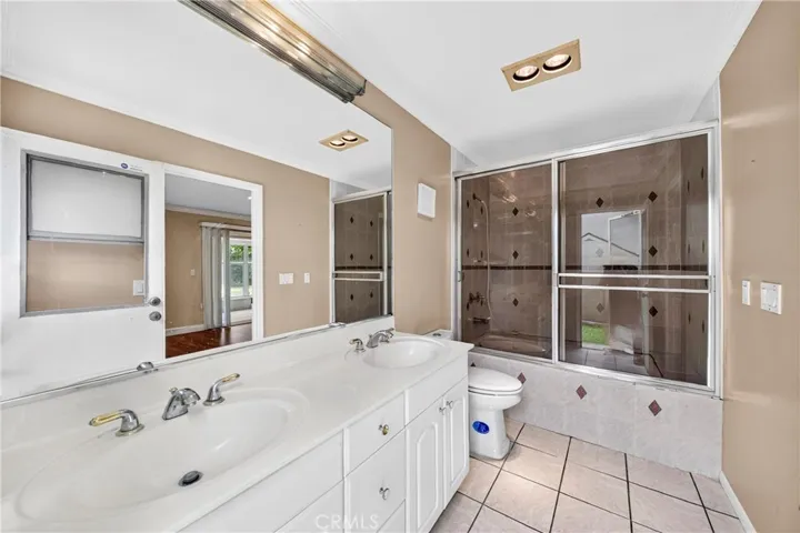 Downstairs Full Bath