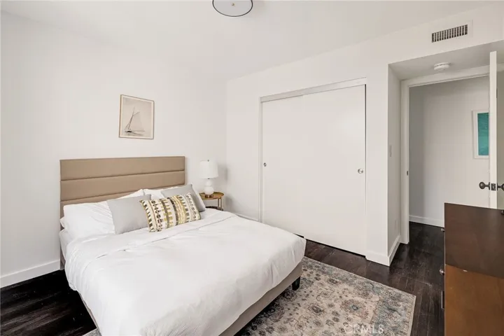 124 15th Street B, Manhattan Beach, California 90266