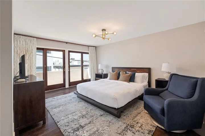 124 15th Street B, Manhattan Beach, California 90266