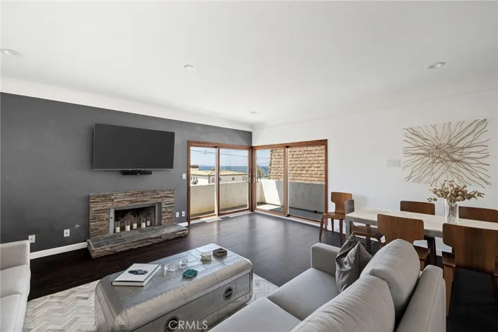 124 15th Street B, Manhattan Beach, California 90266