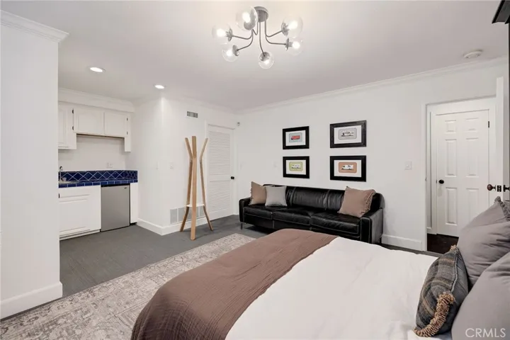 124 15th Street B, Manhattan Beach, California 90266