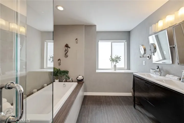 124 15th Street B, Manhattan Beach, California 90266