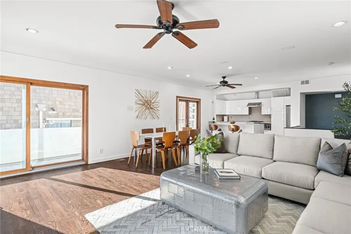 124 15th Street B, Manhattan Beach, California 90266