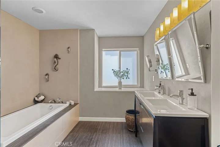124 15th Street B, Manhattan Beach, California 90266