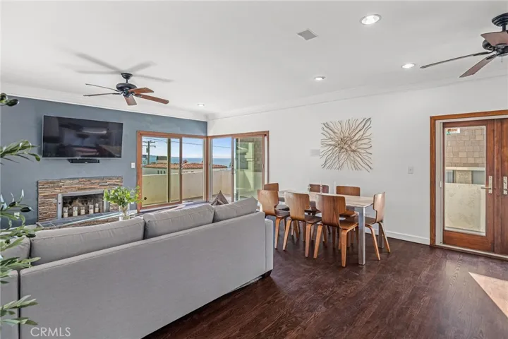 124 15th Street B, Manhattan Beach, California 90266