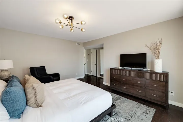 124 15th Street B, Manhattan Beach, California 90266