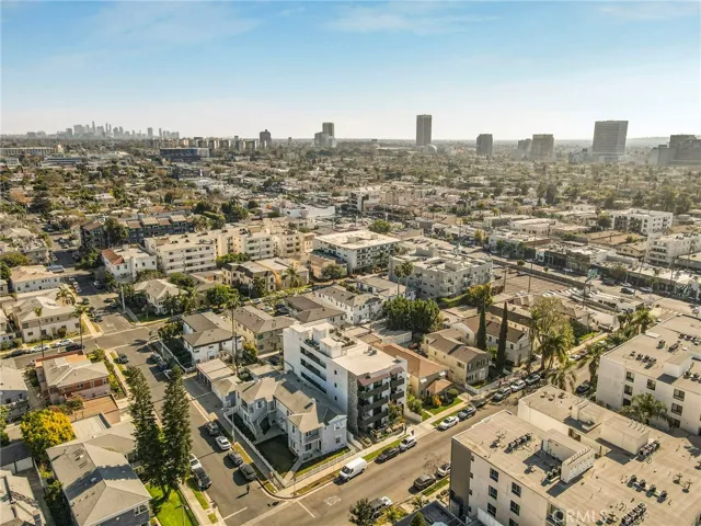 116 S Kings, Los Angeles, California 90048