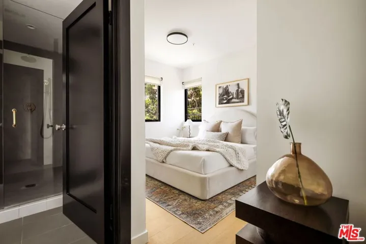 4180 Duquesne Avenue 3, Culver City, California 90232