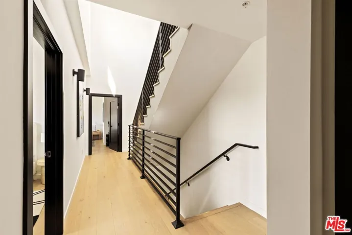 4180 Duquesne Avenue 3, Culver City, California 90232