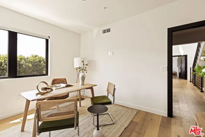 4180 Duquesne Avenue 3, Culver City, California 90232