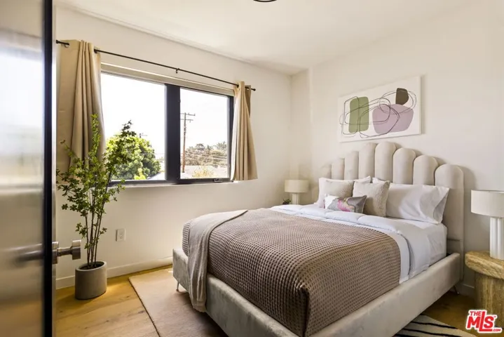 4180 Duquesne Avenue 3, Culver City, California 90232