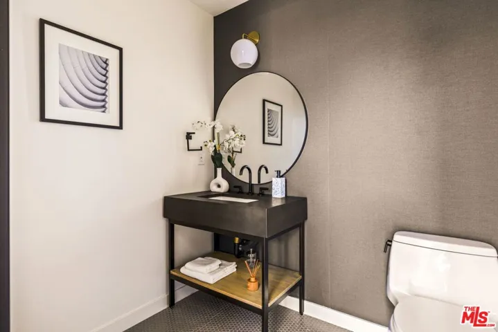 4180 Duquesne Avenue 3, Culver City, California 90232