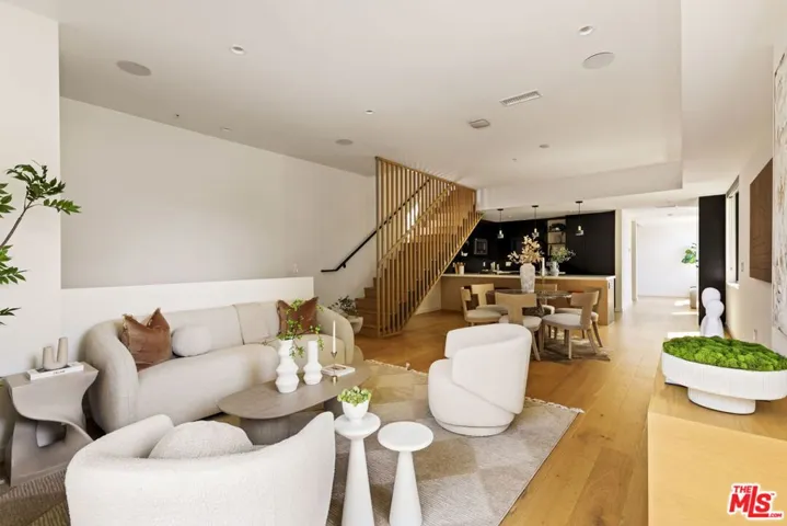4180 Duquesne Avenue 3, Culver City, California 90232