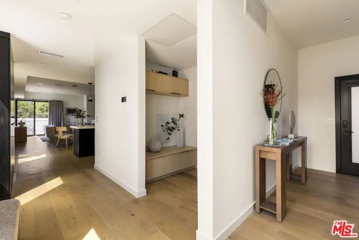4180 Duquesne Avenue 3, Culver City, California 90232