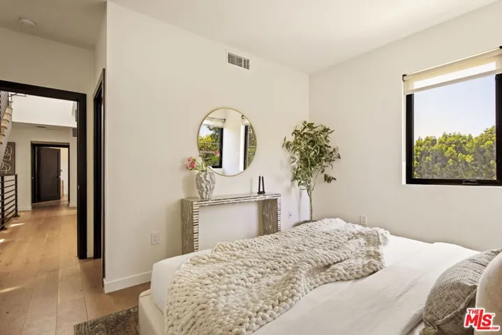4180 Duquesne Avenue 3, Culver City, California 90232