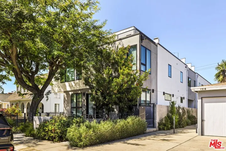 4180 Duquesne Avenue 3, Culver City, California 90232